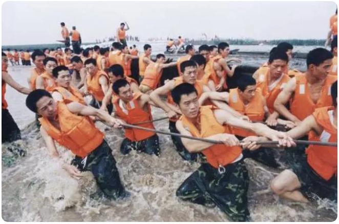 98年抗洪，中央決定最后關(guān)頭炸堤分洪，朱镕基：等等，我再加句話
